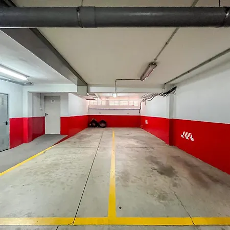 Moya Cool Flat - Mountain Views & Parking 아파트 *