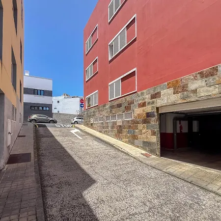 Moya Cool Flat - Mountain Views & Parking 아파트 모야