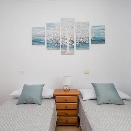 Moya Cool Flat - Mountain Views & Parking 아파트 모야